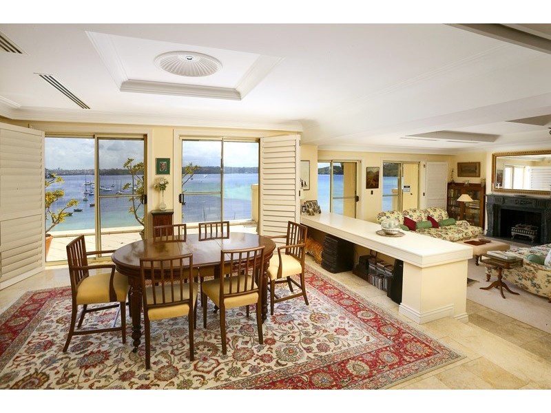 classic style dining room