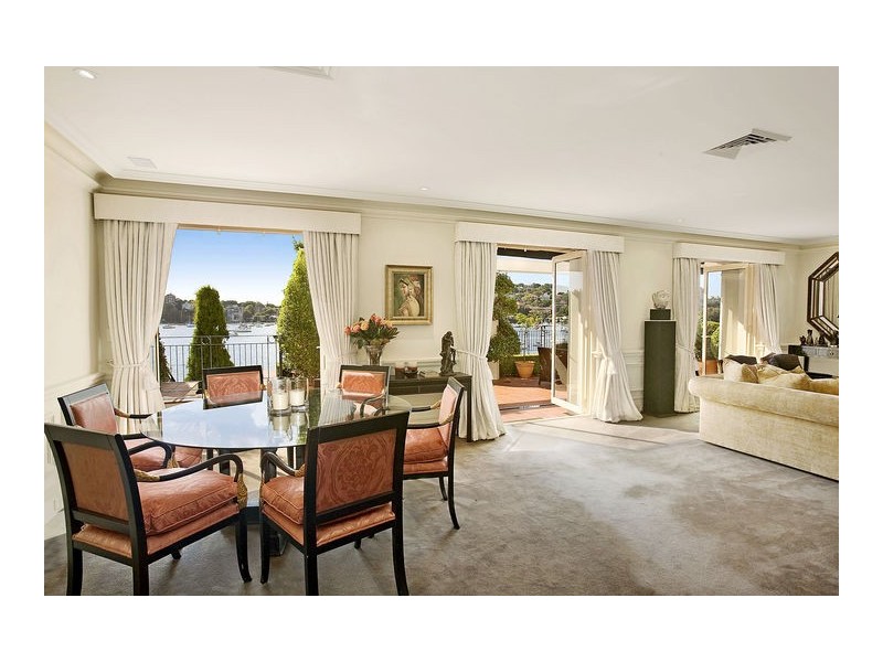 classic style dining room