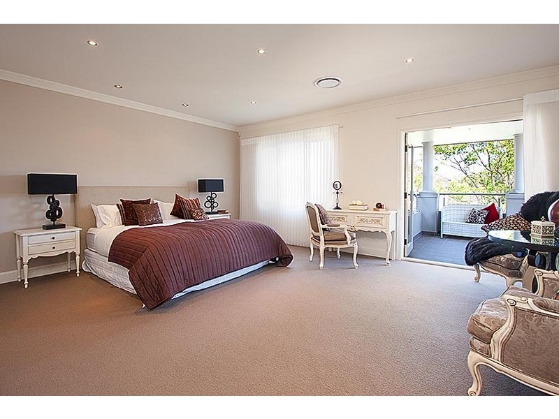 classic style bedroom