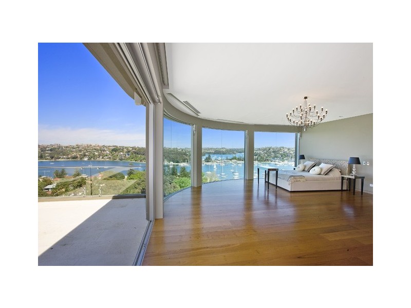 contemporary style bedroom