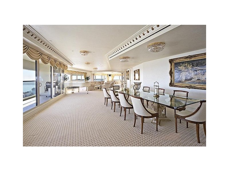 classic style dining room