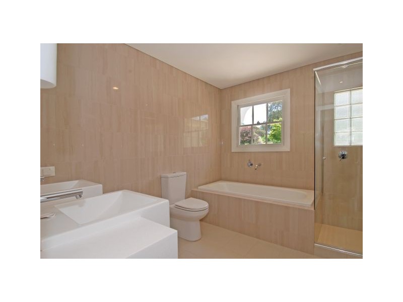 contemporary style bathroom