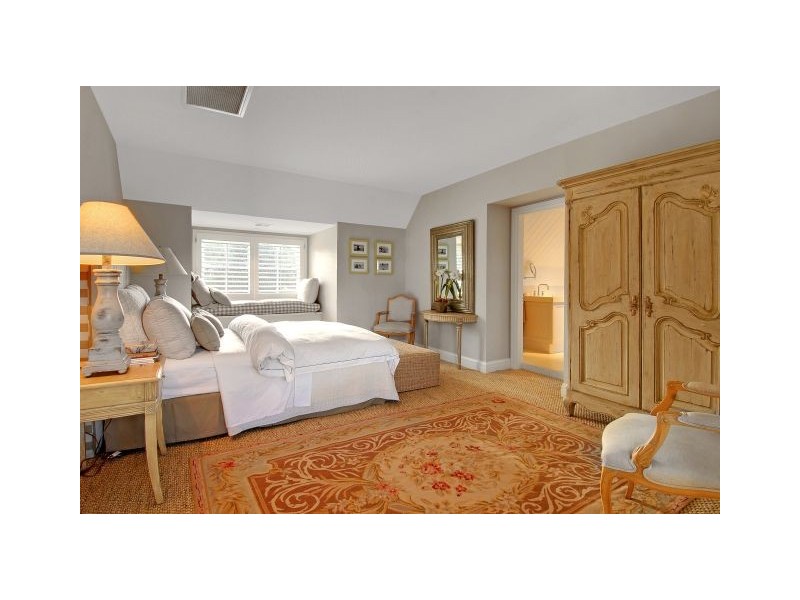 classic style bedroom