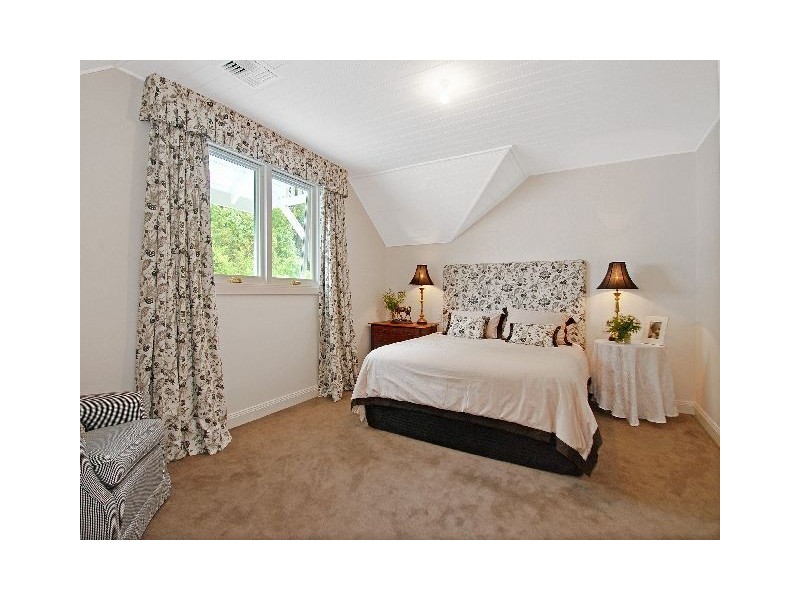 classic style bedroom