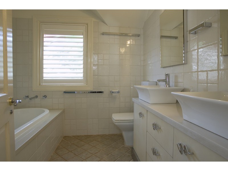 classic style bathroom