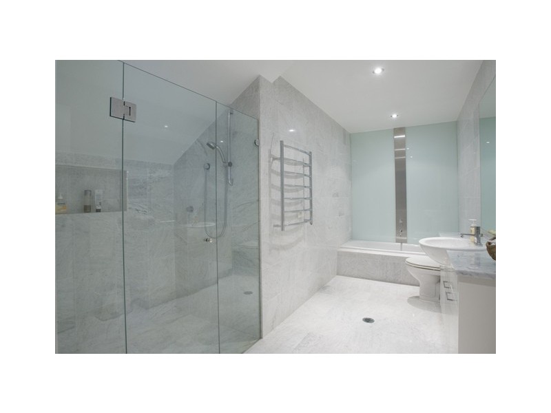 contemporary style bathroom