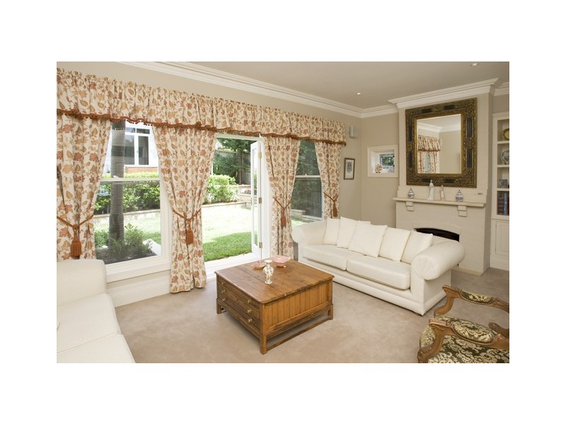 classic style living room