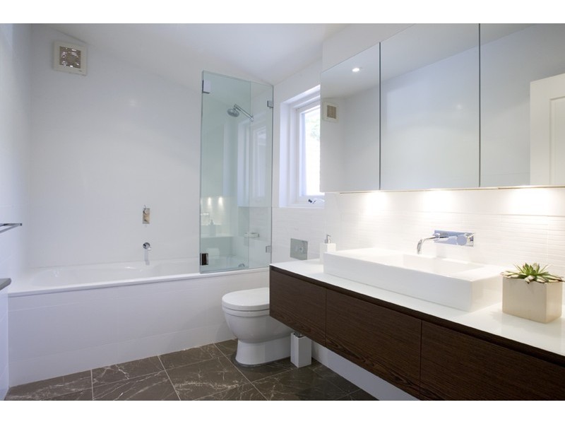 contemporary style bathroom