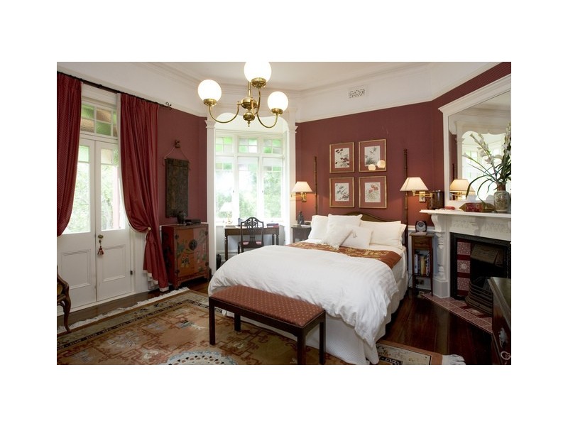 classic style bedroom