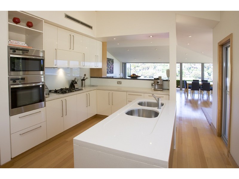 contemporary style kitchen