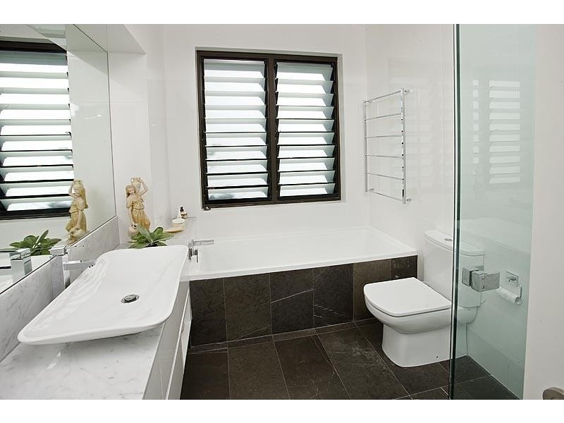 contemporary style bathroom