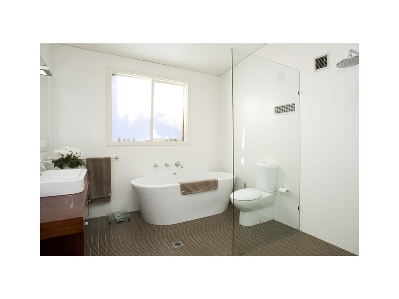 contemporary style bathroom