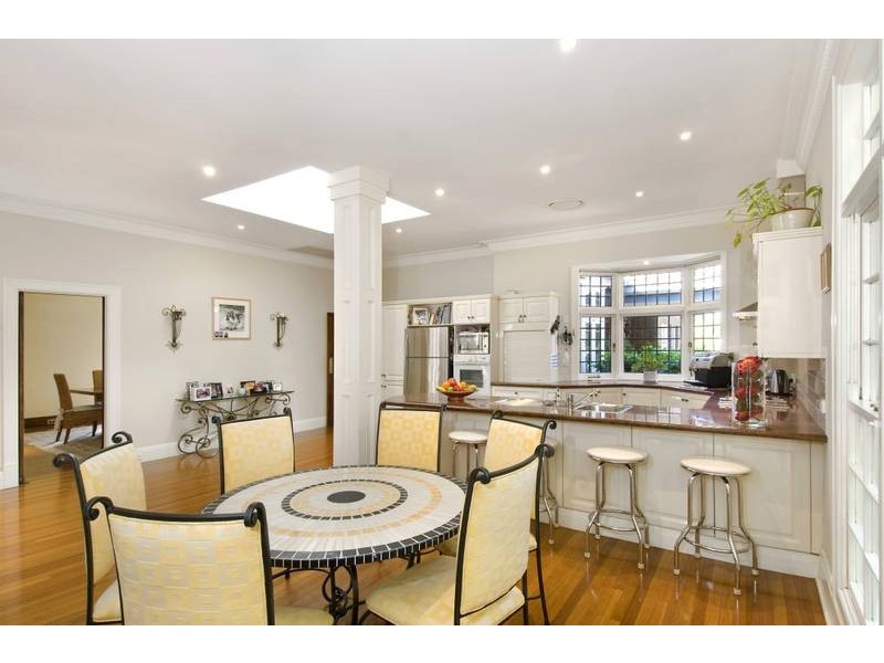 classic style dining room