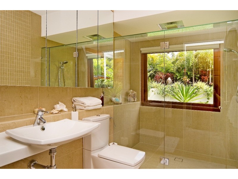 contemporary style bathroom