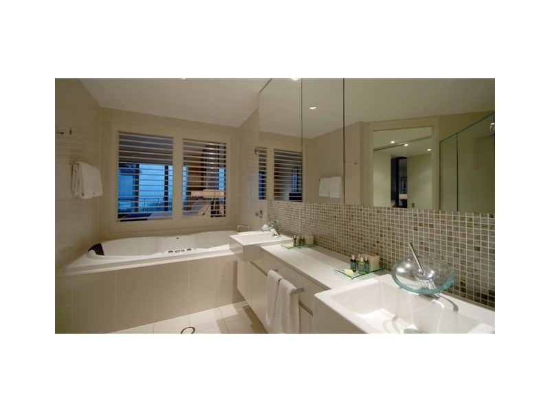 contemporary style bathroom