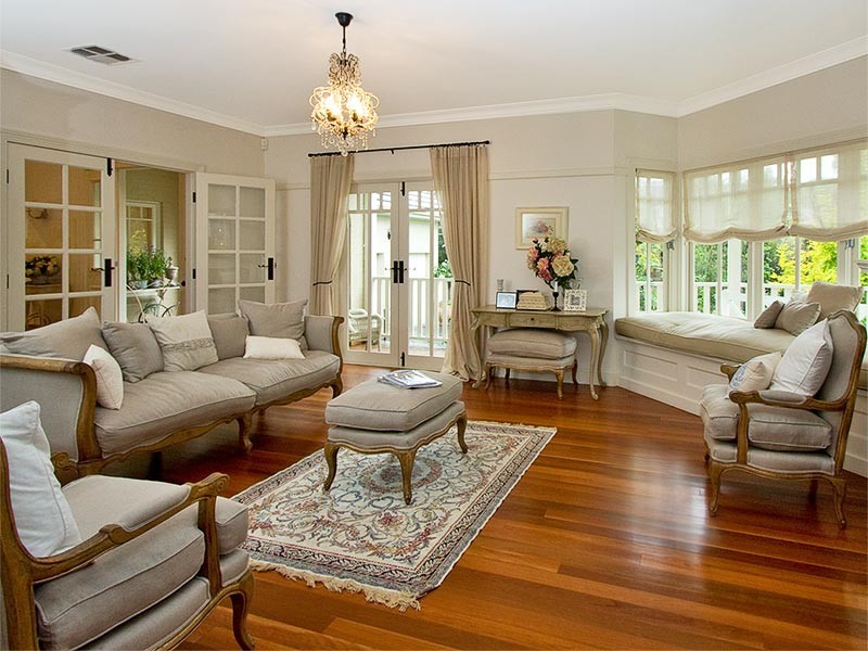 classic style bedroom