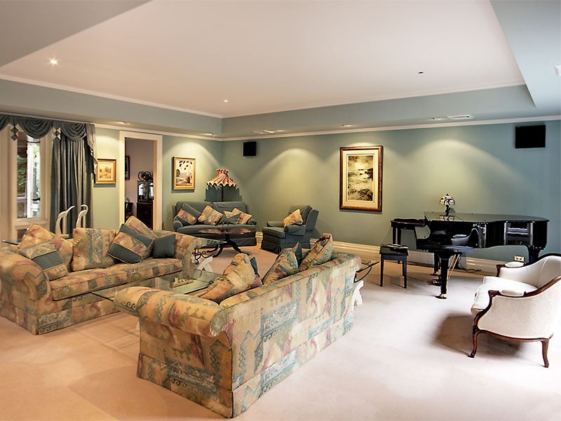 classic style living room