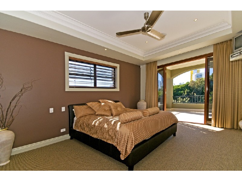 classic style bedroom