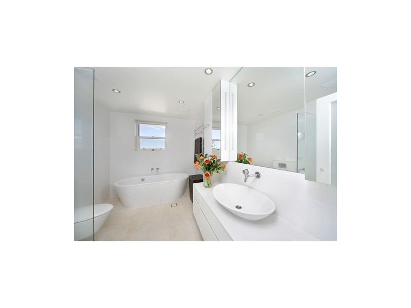 contemporary style bathroom