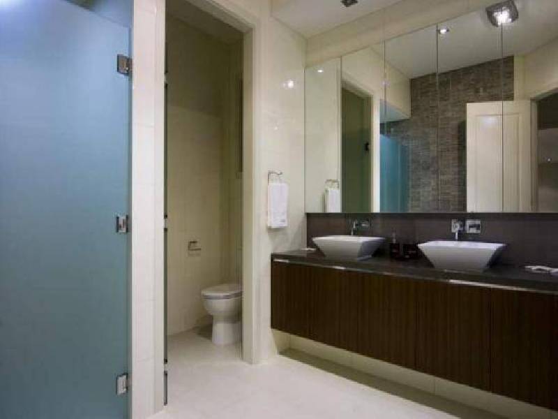 contemporary style bathroom
