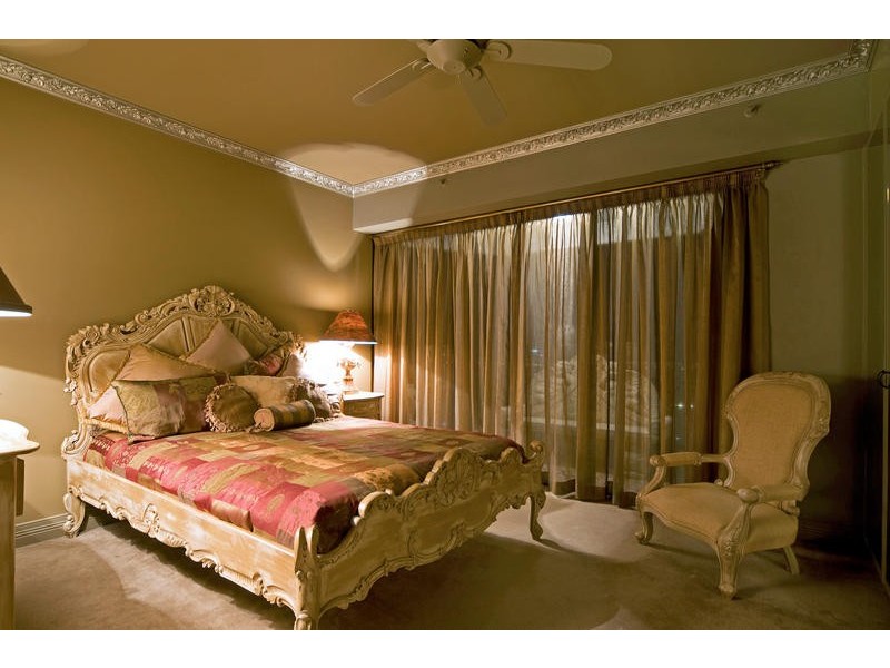 classic style bathroom