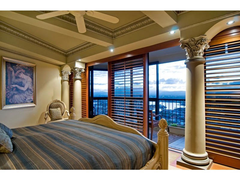 classic style bedroom