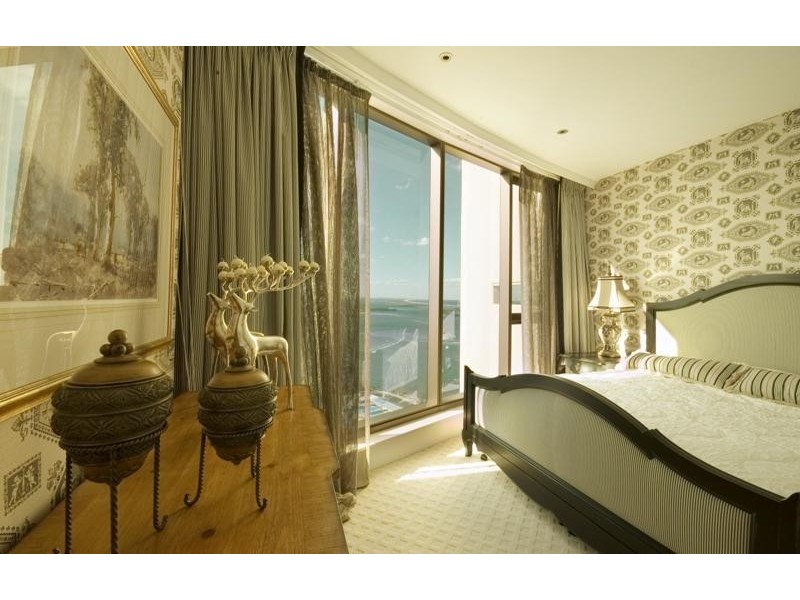 classic style bedroom