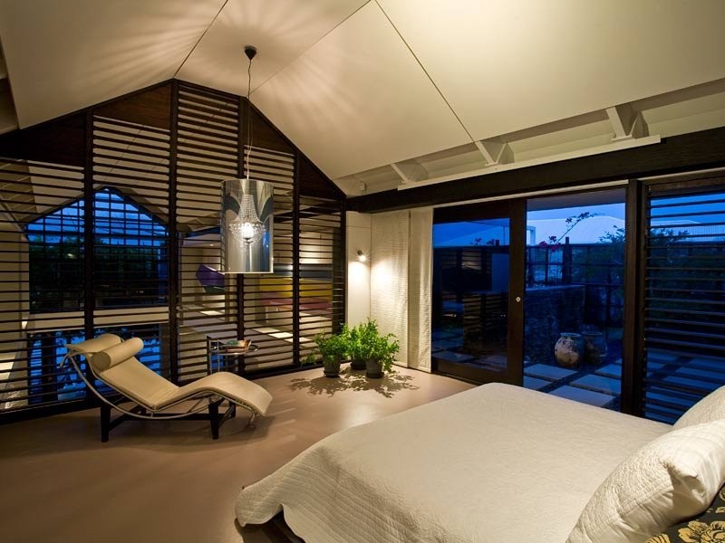 contemporary style bedroom
