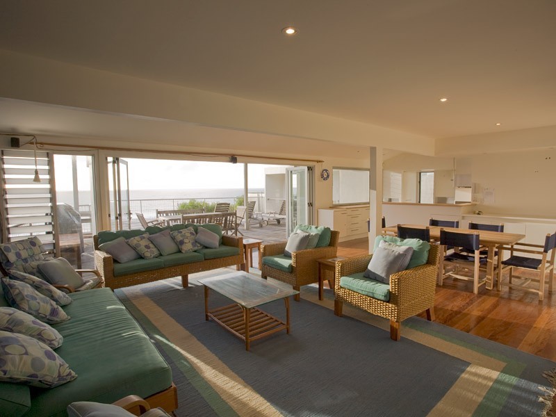 beach style style living room