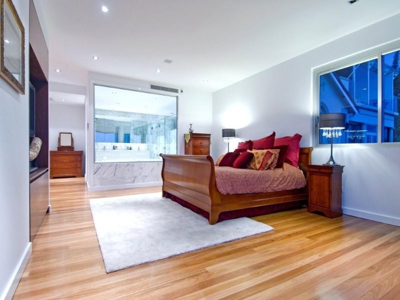 contemporary style bedroom