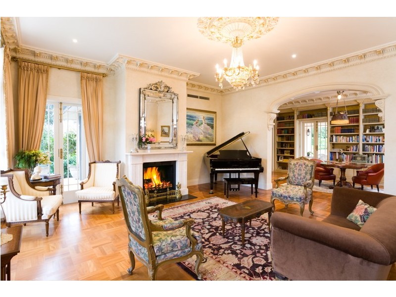 classic style living room