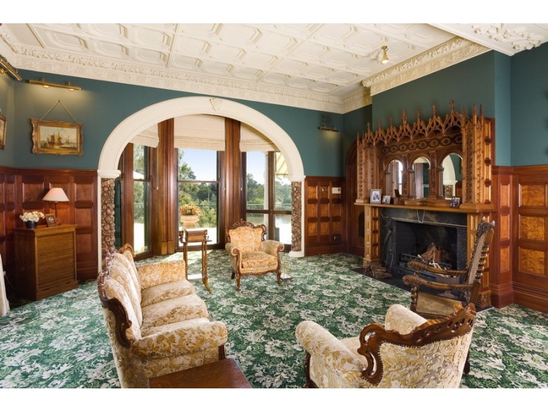 classic style living room