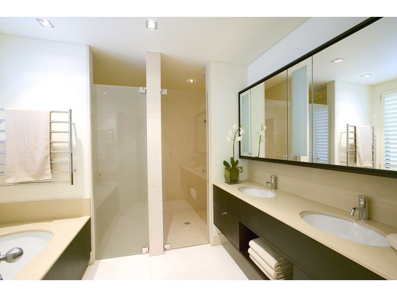 contemporary style bathroom