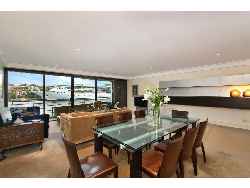 contemporary style living room