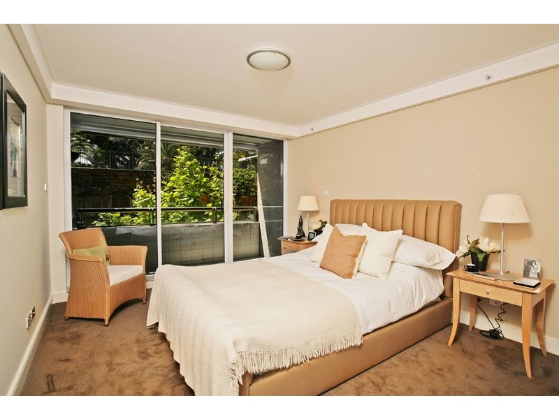 classic style bedroom