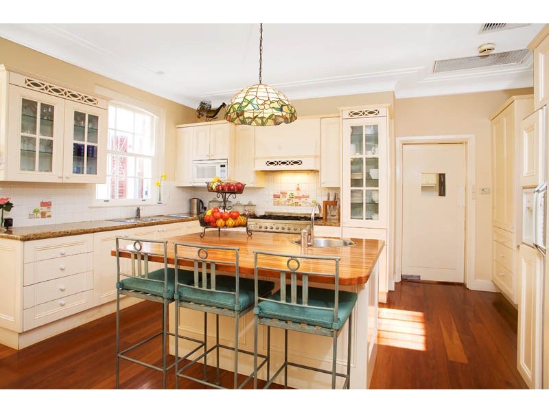 classic style kitchen