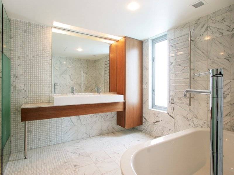 contemporary style bathroom