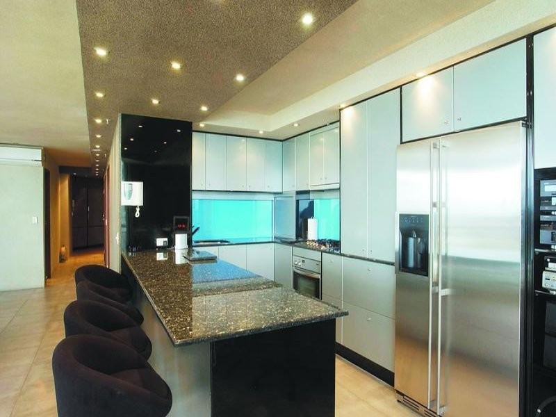 contemporary style kitchen