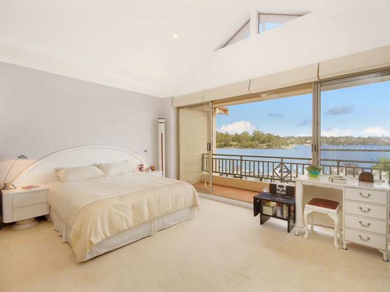 classic style bedroom