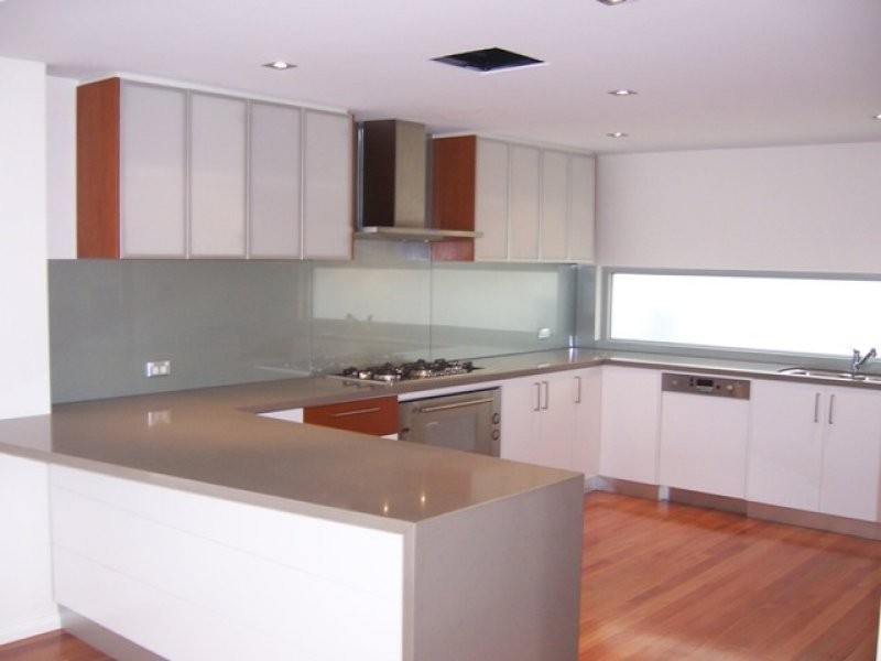 contemporary style kitchen
