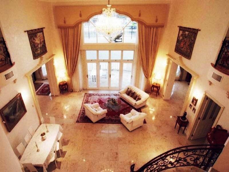 classic style living room