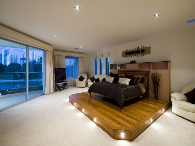 contemporary style bedroom