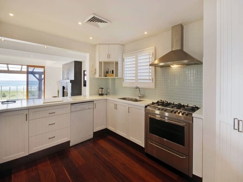 contemporary style kitchen