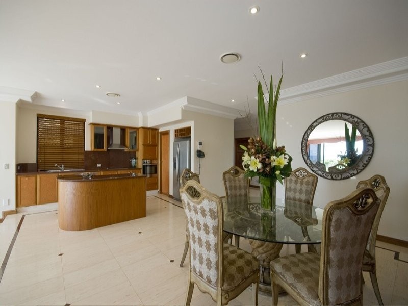 classic style dining room