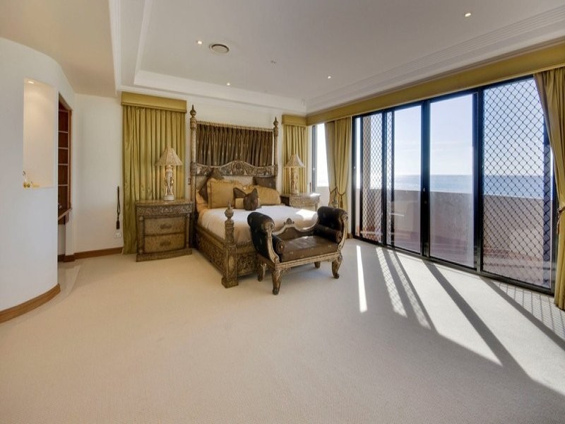 classic style bedroom
