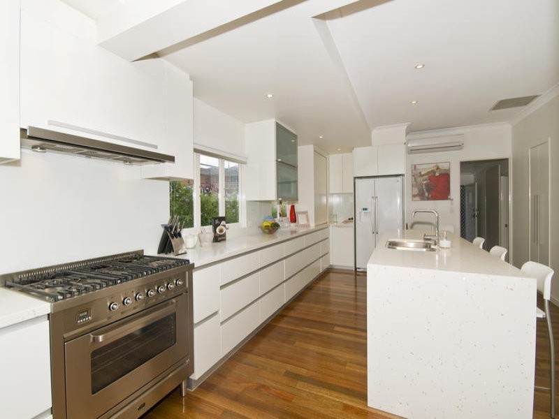 contemporary style kitchen