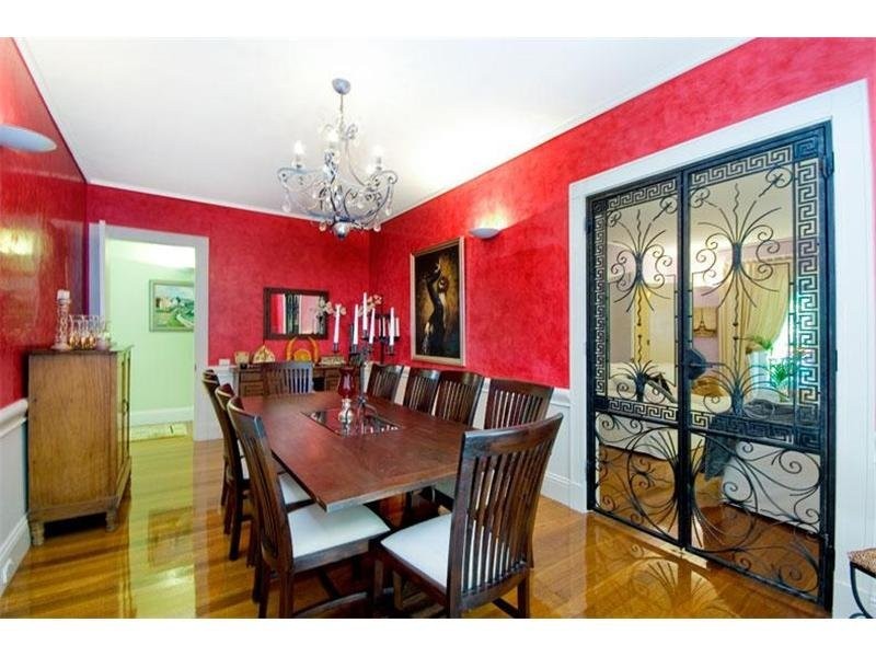 classic style dining room