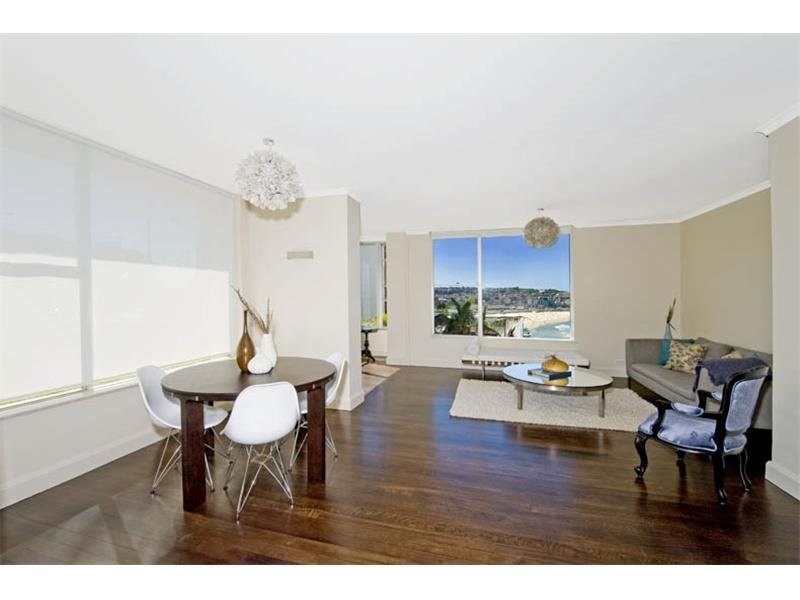 contemporary style living room