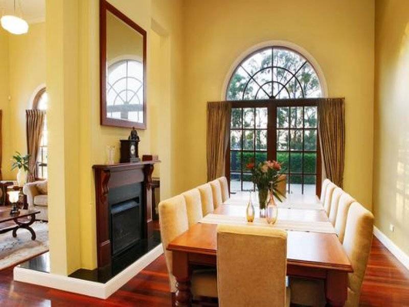 classic style dining room