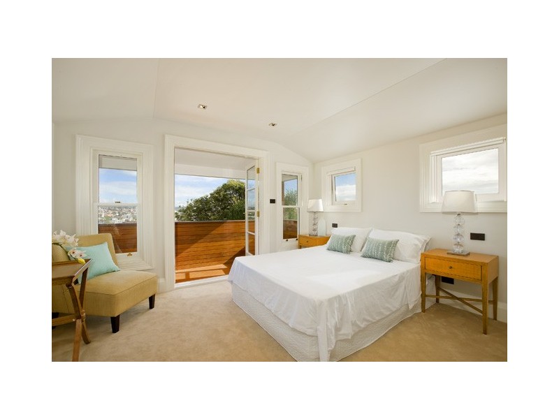 classic style bedroom